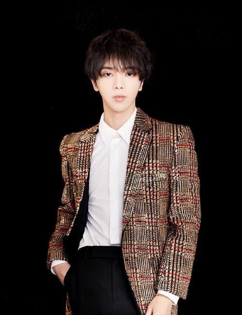 明星大鲤鱼被爆料视频,揭秘幕后真相与争议 第2张 明星大鲤鱼被爆料视频,揭秘幕后真相与争议 第2张